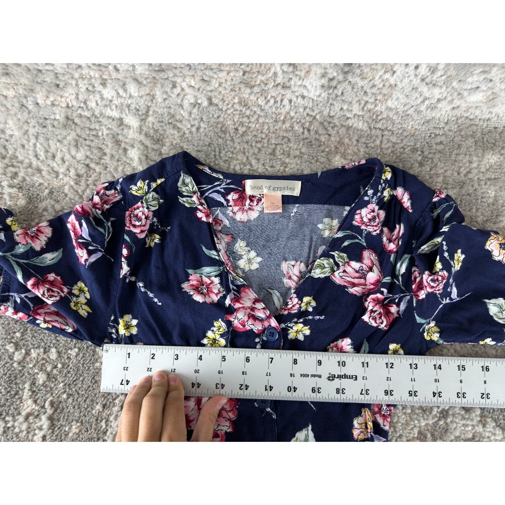 Band Of Gypsies Size XS Dark Floral Print V Neck Mini Fit Flared Dress Navy - Picture 4 of 8